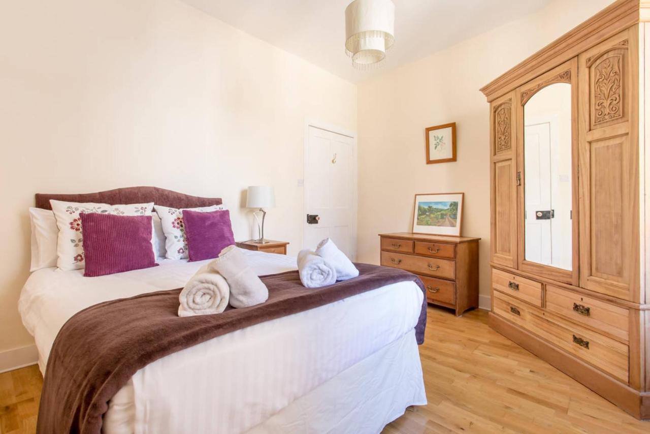Апартаменти Altido Retro Castle Retreat 2Bed Единбург Номер фото
