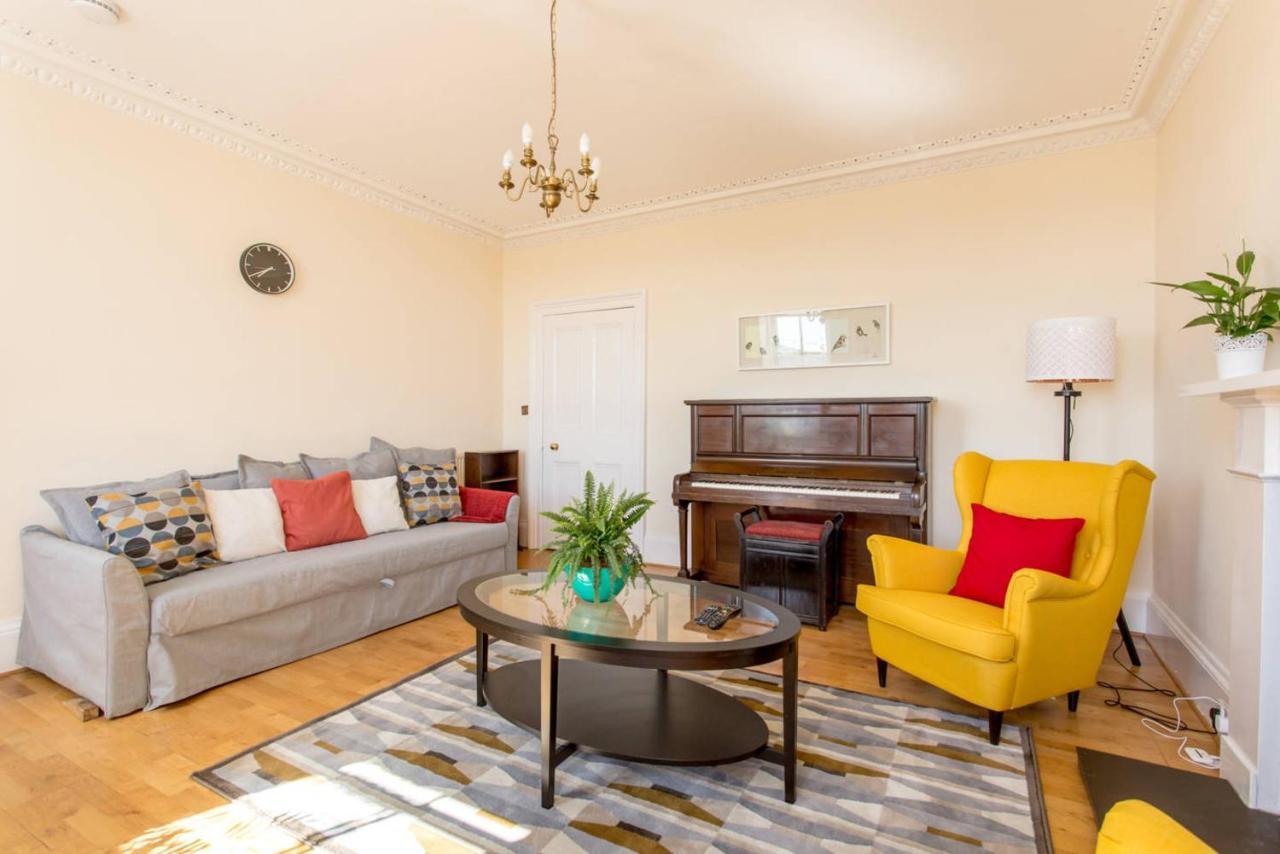 Апартаменти Altido Retro Castle Retreat 2Bed Единбург Номер фото